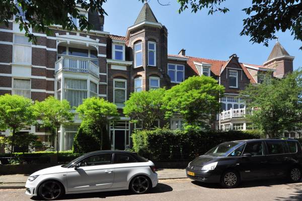 Woning Johan van Oldenbarneveltlaan 6 Den Haag