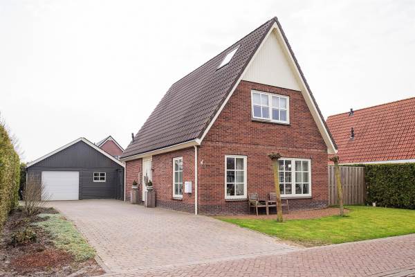 Woning Van der Halstraat 9 Usquert