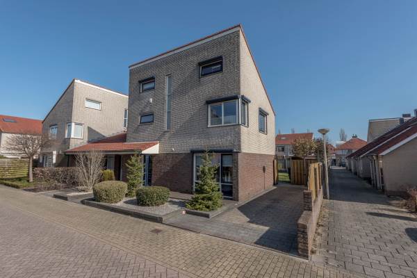 Woning A.A. Meerenburghstraat 3 Strijen