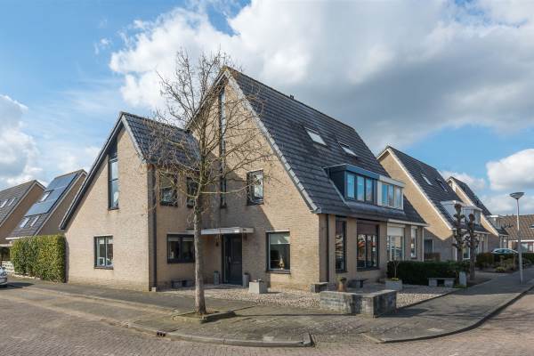 Woning Prins Johan Frisostraat 9 Oud-Alblas