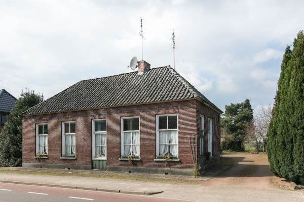 Woning seweg 83 Rekken