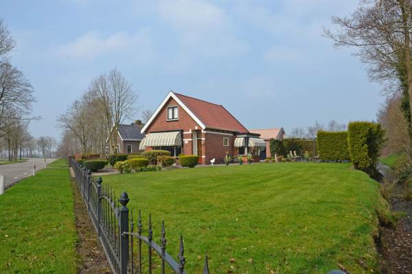 Woning Gaestmabuorren 8 Burgum