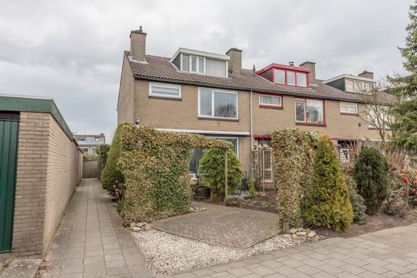 Woning Burg. Diepenhorstsingel 39 Oud-Beijerland