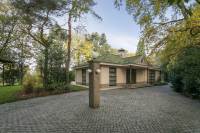 Woning Burg. Van Woenseldreef 2 Hapert