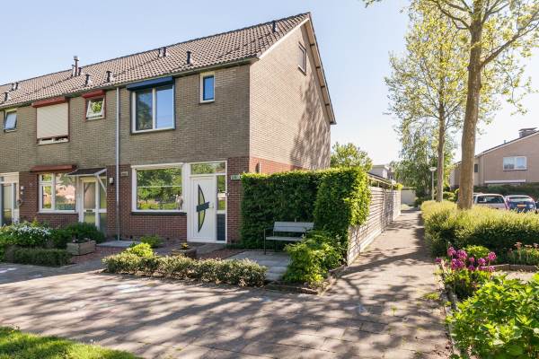 Woning Binnensingel 74 Strijen