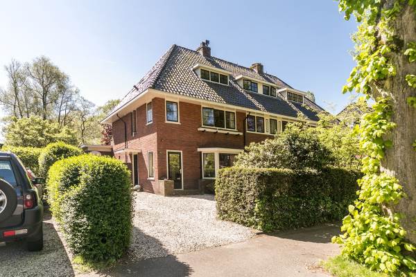 Woning van der Helstlaan 32 Naarden