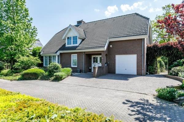 Woning Burgstraat 2 Amstenrade