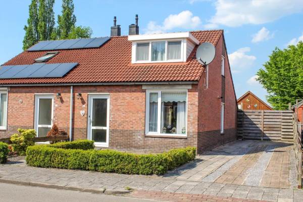 Woning Burg v Roijenstr West 40 Hoogezand