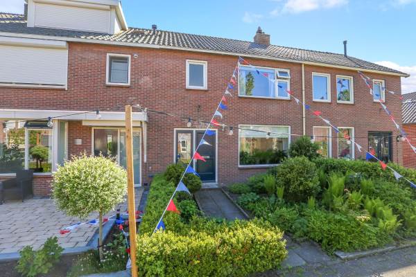 Woning Admiraal de Ruyterstraat 4 Genemuiden