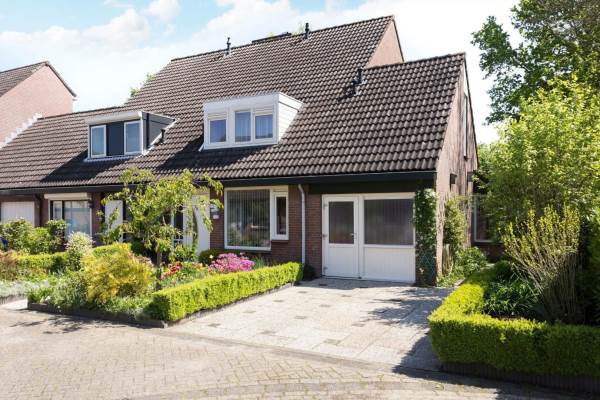 Woning Rijvoortshoef 225 Raamsdonksveer