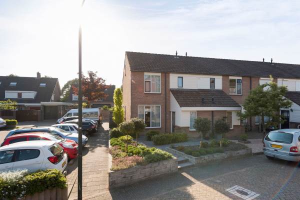 Woning Hoge donk 54 Raamsdonksveer