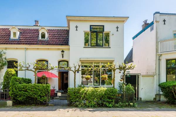 Woning Leeuwarderweg 82 Amsterdam