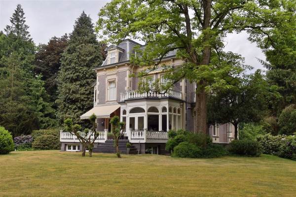 Woning Luitenant Generaal van Heutszlaan 2 Baarn