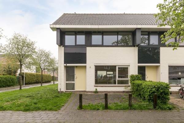 Woning Nijlanderhemstraat 1 Sneek