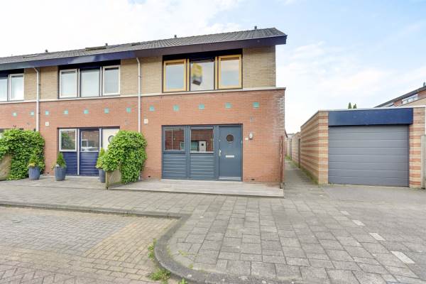 Woning Truus Schr&# 2 Spijkenisse