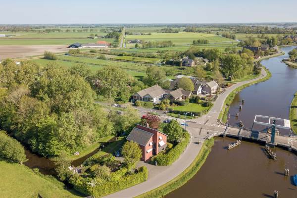 Woning Oostzijde 13 De Hoef