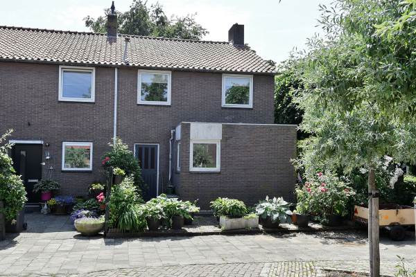 Woning van der Helstpark 17 Muiderberg
