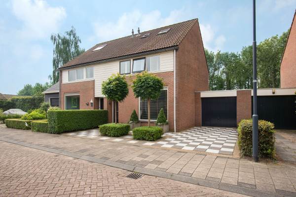 Woning Emmastraat 4 's-Heerenhoek