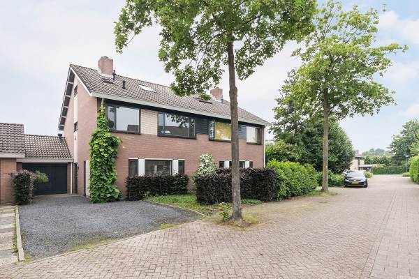 Woning Jacob van Ruisdaelhoek 12 Oosterhout Nb