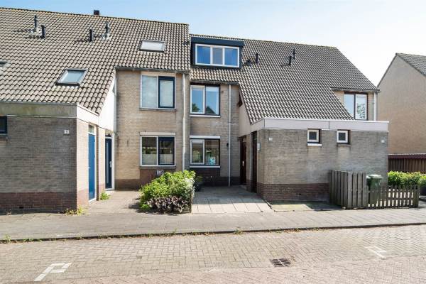 Woning Sara Burgerhartstraat 13 Zaandam