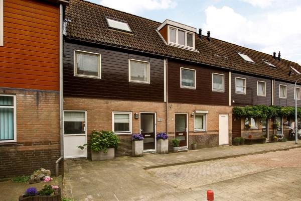 Woning Lech Walesahof 10 Zaandam