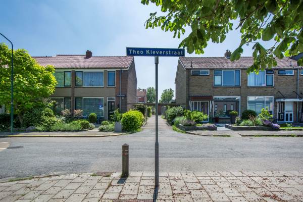 Garage Theo Kleverstraat 1 Benschop