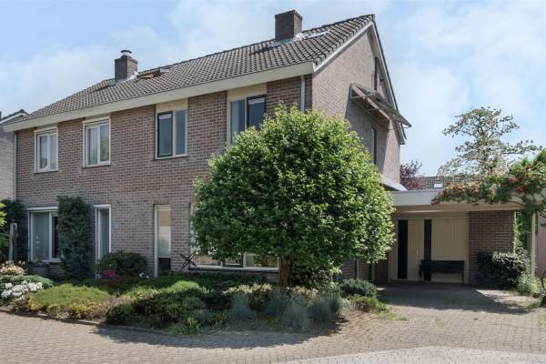 Woning Esdoornhof 2 Malden