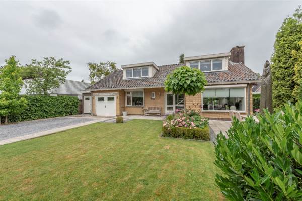 Woning van Limburg Stirumlaan 2 Maasdam