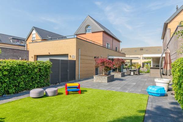 Woning Zwanebloem 12 Hendrik-Ido-Ambacht