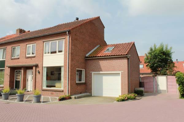 Woning Meidoornstraat 6 Roelofarendsveen