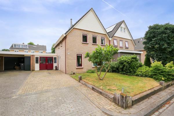 Woning Charlotte Köhlerstraat 21 Hengelo