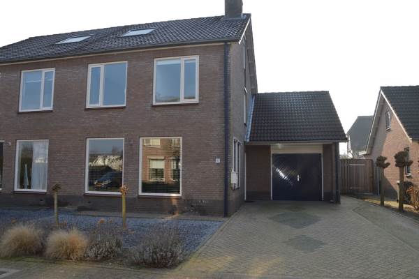 Woning Vogelenzang 93 Wijk en Aalburg
