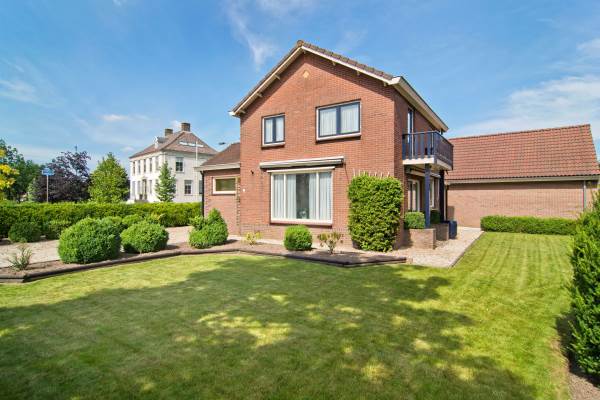 Woning Dorpsstraat 30 Kerk-Avezaath, Gem. Buren