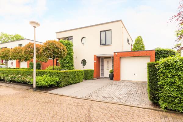 Woning Agnes Bartoutslaan 13 Hendrik-Ido-Ambacht