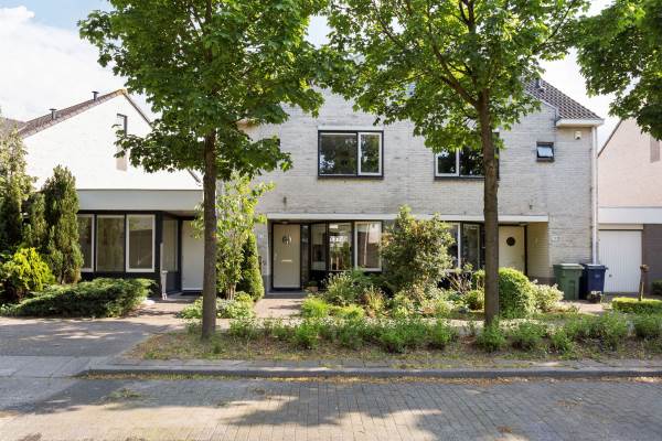 Woning Esdoornplantsoen 37 Almere