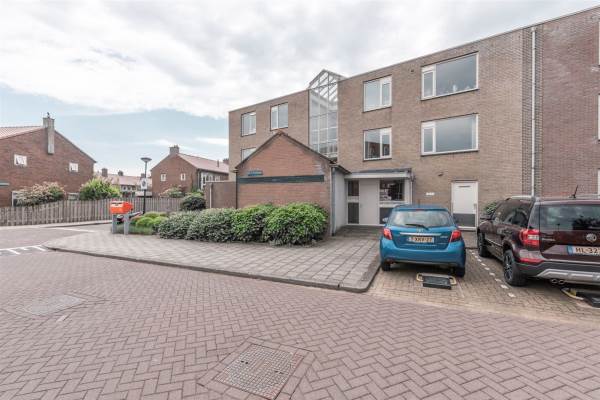 Woning Dr.A.Kuyperlaan 131 Weesp