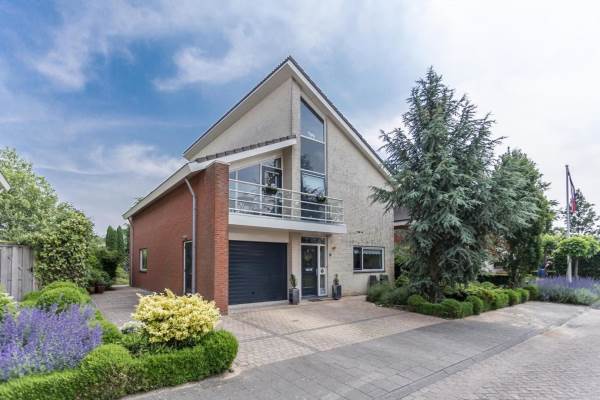 Woning Lehárstraat 14 Oud-Beijerland