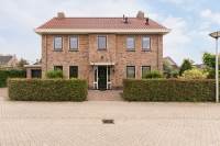 Woning Alma-Tademahof 8 Rhoon