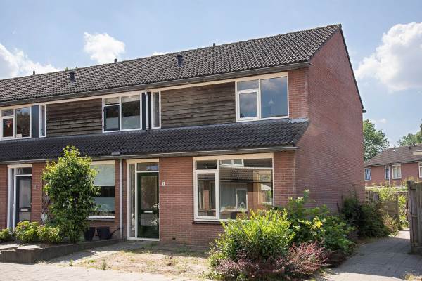 Woning Rob de Vriesstraat 2 Hengelo