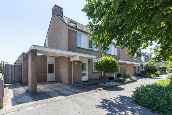 Woning Aelbert Cuyplaan 49 Hendrik-Ido-Ambacht