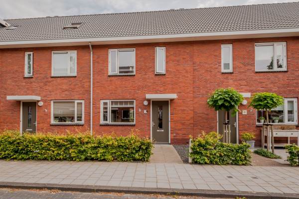 Woning Piet van Damlaan 21 Hillegom
