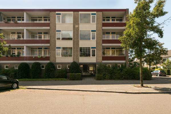 Woning Plutolaan 64 Groningen