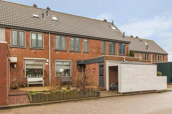 Woning Wethouder P Woltersstraat 38 Zuidland