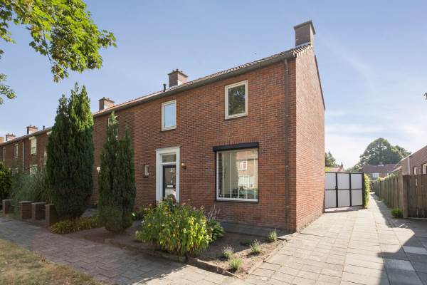 Woning Julianastraat 47 Halsteren