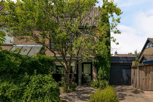 Woning Roestuin 24 Hendrik-Ido-Ambacht