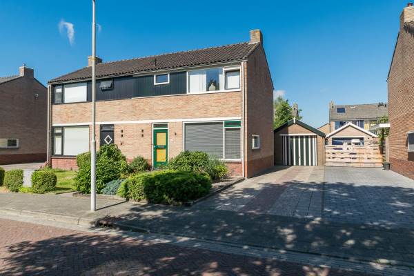 Woning Romke van Damwei 26 Tijnje