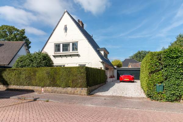 Woning Ericaweg 4 Huizen
