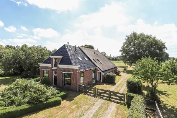 Woning Hoofdweg 8 Peest