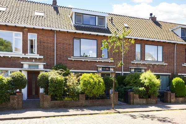 Woning Koningin Emmalaan 45 Leidschendam