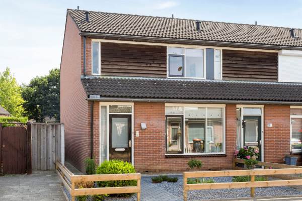 Woning Rob de Vriesstraat 179 Hengelo